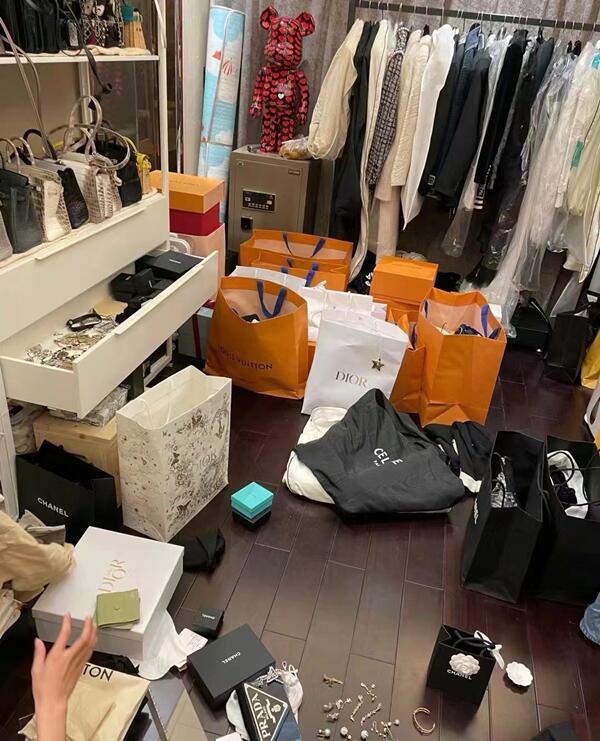 琼中回收顶奢鞋服